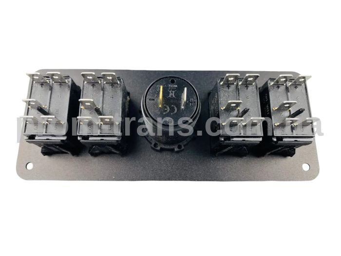 Панель із 4 перемикачами, USB-зарядкою QC3.0 і вольтметром 2592