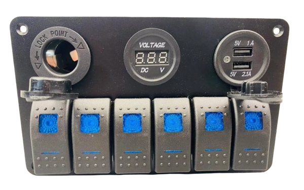 Панель із 6 перемикачами, двома USB-портами, цифровим вольтметром і розеткою прикурювача 3030