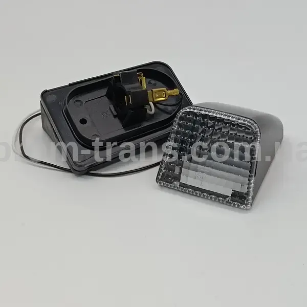 Ліхтар габаритний VOLVO на кабіну  (білий) корпус LED 112259YP (вир-во КИТАЙ)